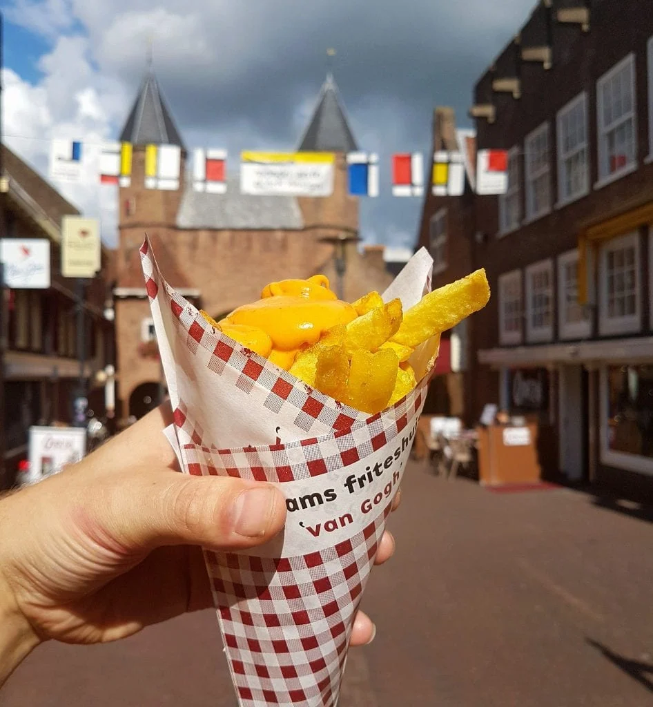 vlaams-friteshuis-946x1024